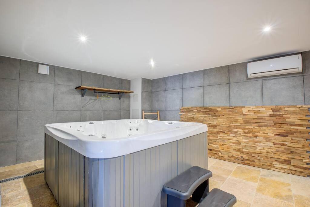 הוילה Saint-Vincent-de-Cosse Combe Jolie Clim, Piscine & Jacuzzi מראה חיצוני תמונה